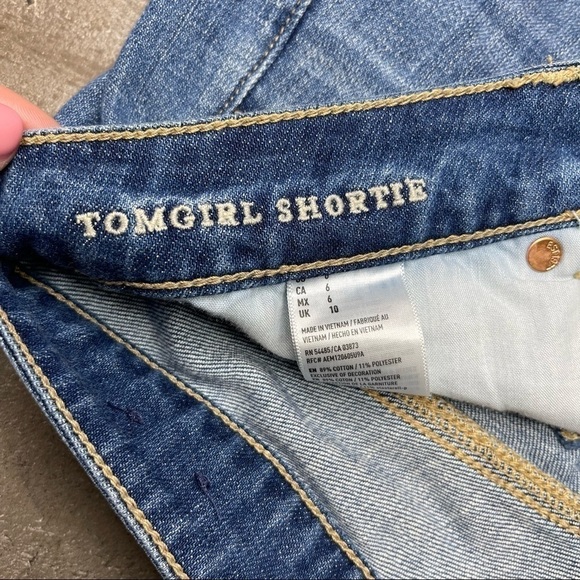 American Eagle Distressed Tomgirl Shortie size 6 - Picture 12 of 14